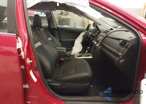 2013 Toyota Camry Se z USA, uszkodzony, nr VIN 4T1BF1FK9DU645035